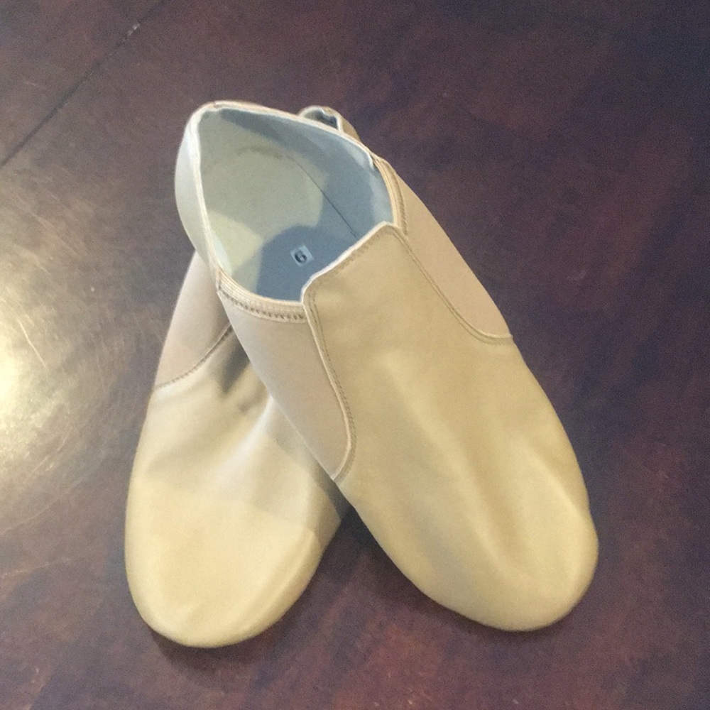 Nude jazz shoes
